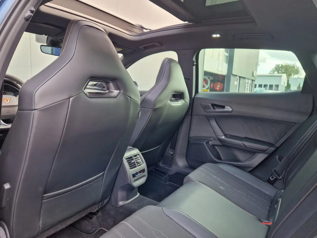 1.4 e-Hybrid VZ Performance 245PK Matblauw