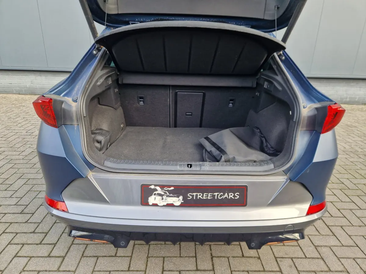 1.4 e-Hybrid VZ Performance 245PK Matblauw
