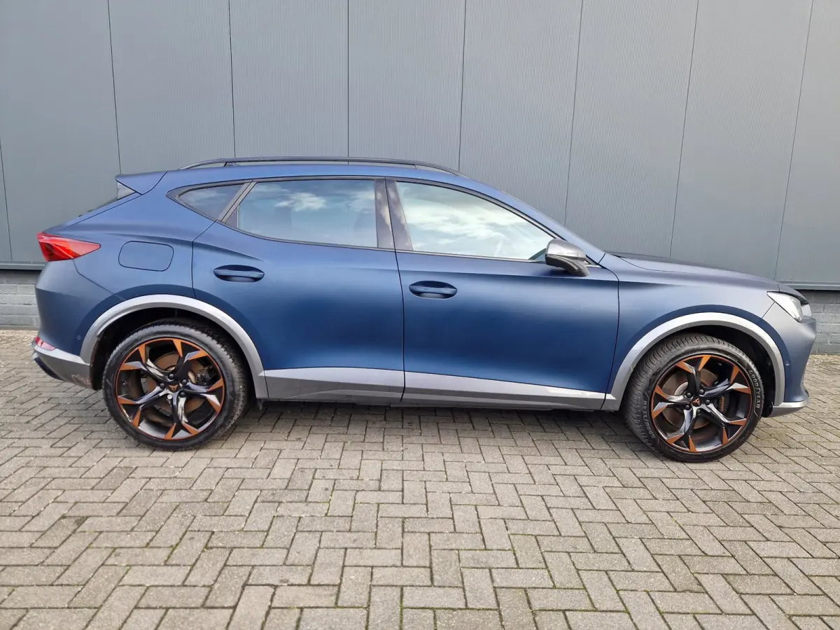1.4 e-Hybrid VZ Performance 245PK Matblauw