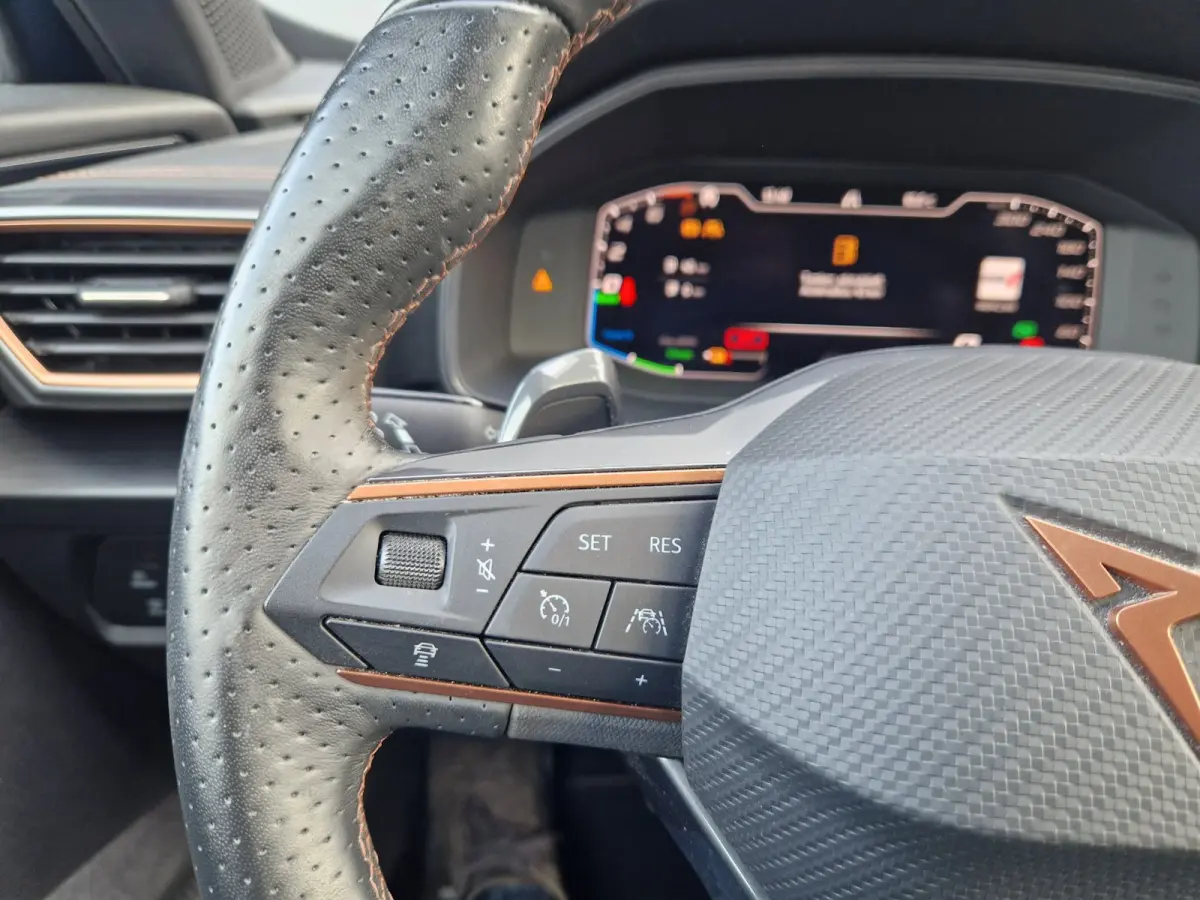 1.4 e-Hybrid VZ Performance 245PK Matblauw