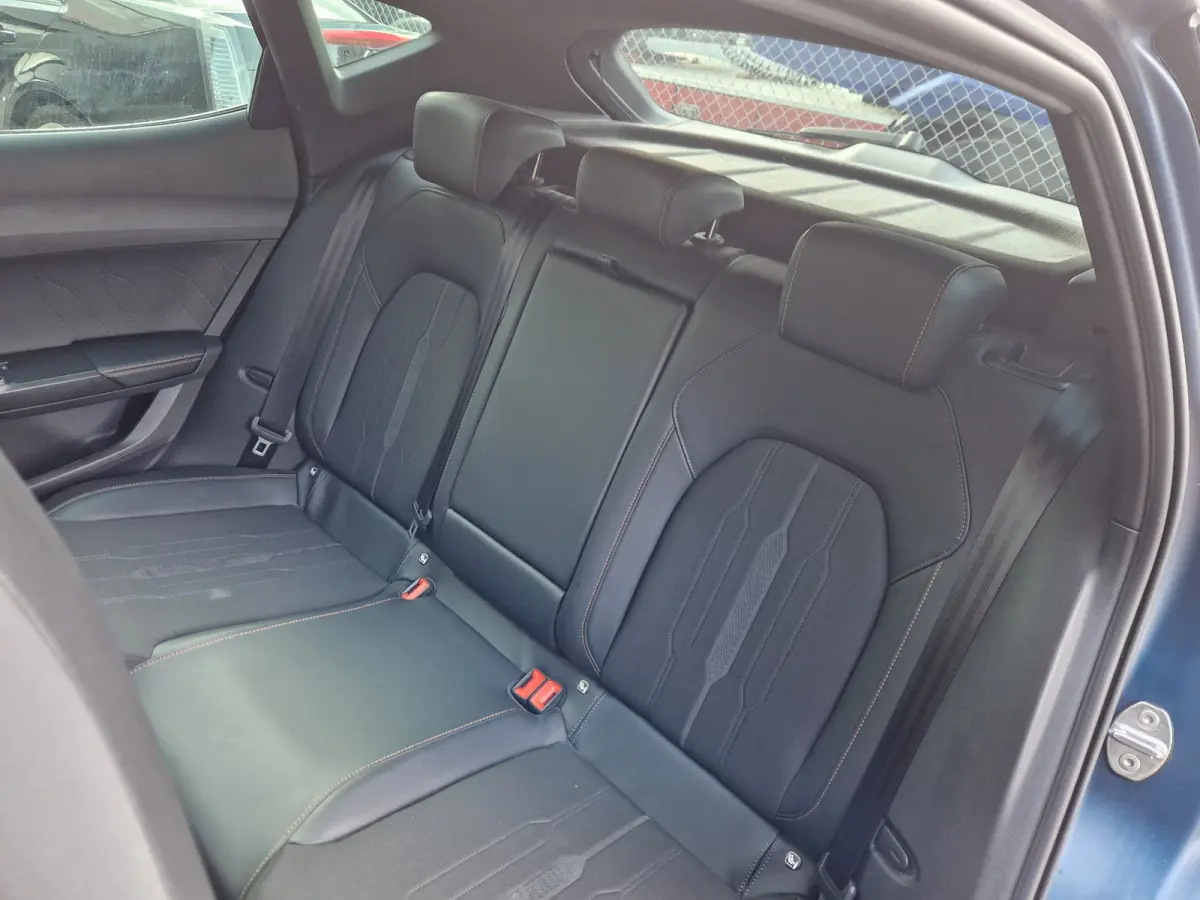 1.4 e-Hybrid VZ Performance 245PK Matblauw