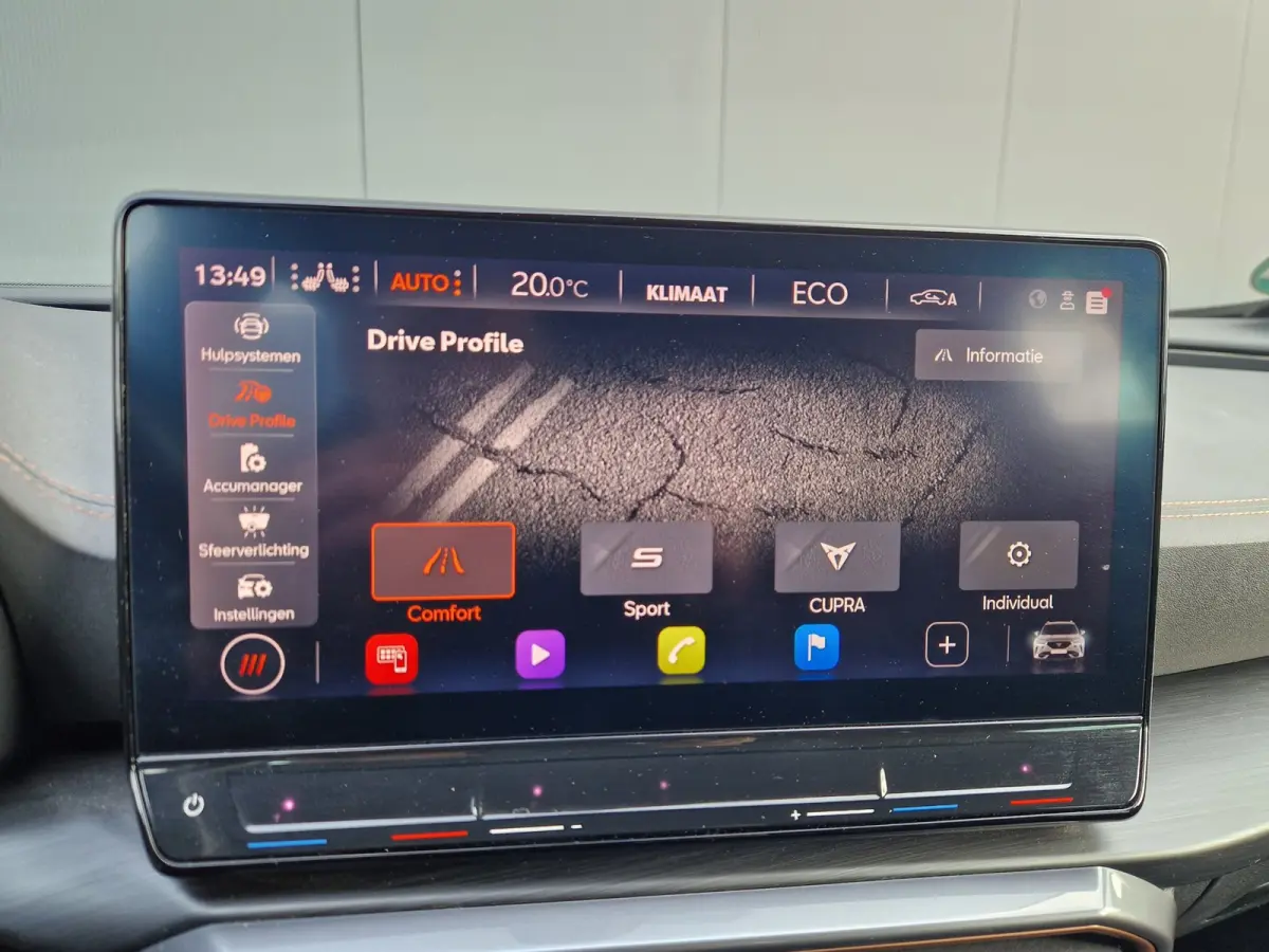 1.4 e-Hybrid VZ Performance 245PK Matblauw