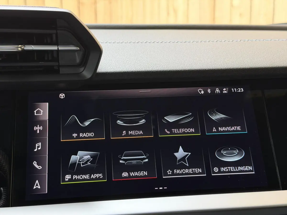 30 TFSI S edition Automaat | Apple CarPlay/Android Auto | Cruise & climate control | Full-LED verlichting | Keyless entry | Navigatiesysteem | Voorstoelen verwarmd | Trekhaak