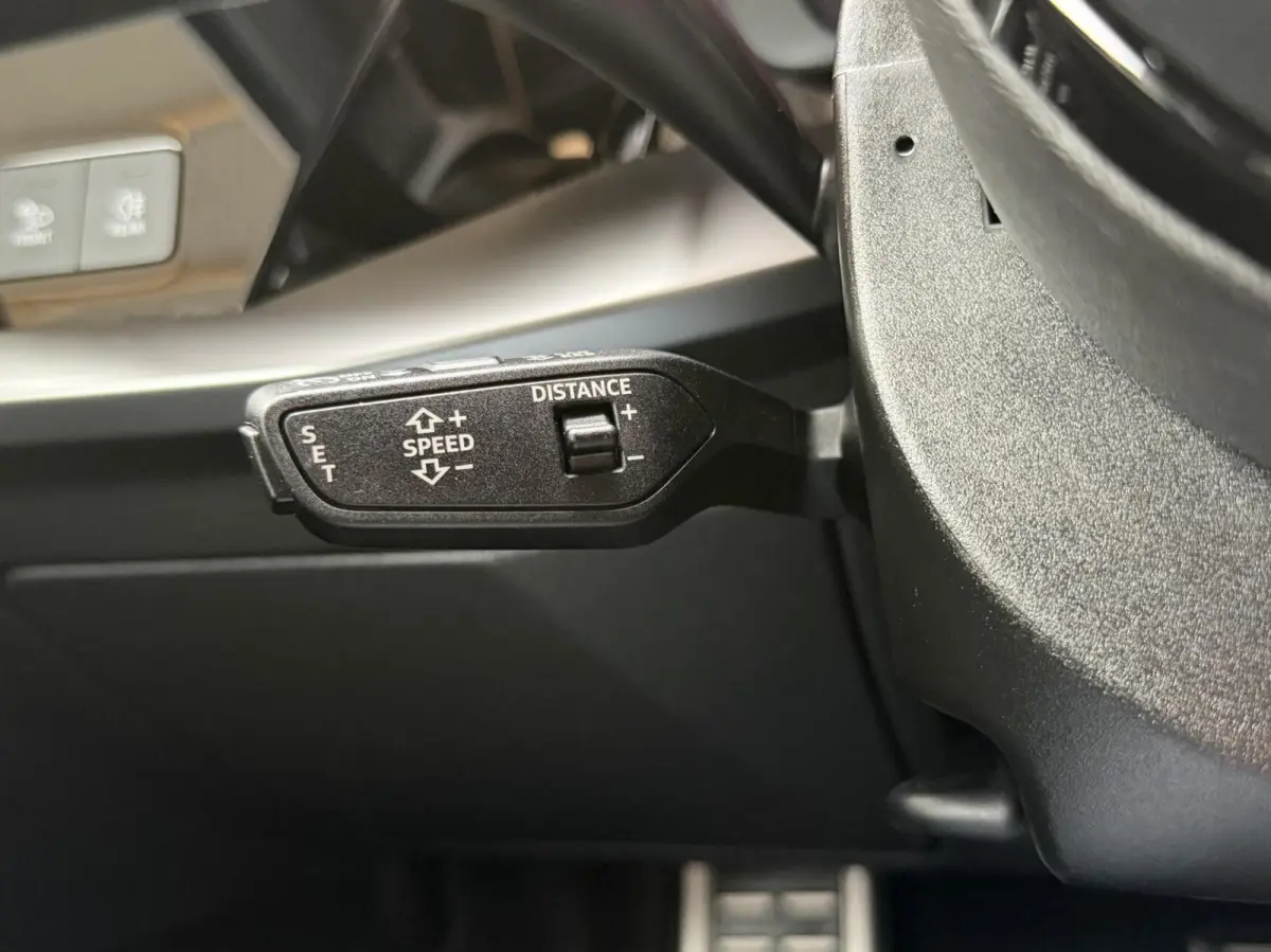 30 TFSI S edition Automaat | Apple CarPlay/Android Auto | Cruise & climate control | Full-LED verlichting | Keyless entry | Navigatiesysteem | Voorstoelen verwarmd | Trekhaak