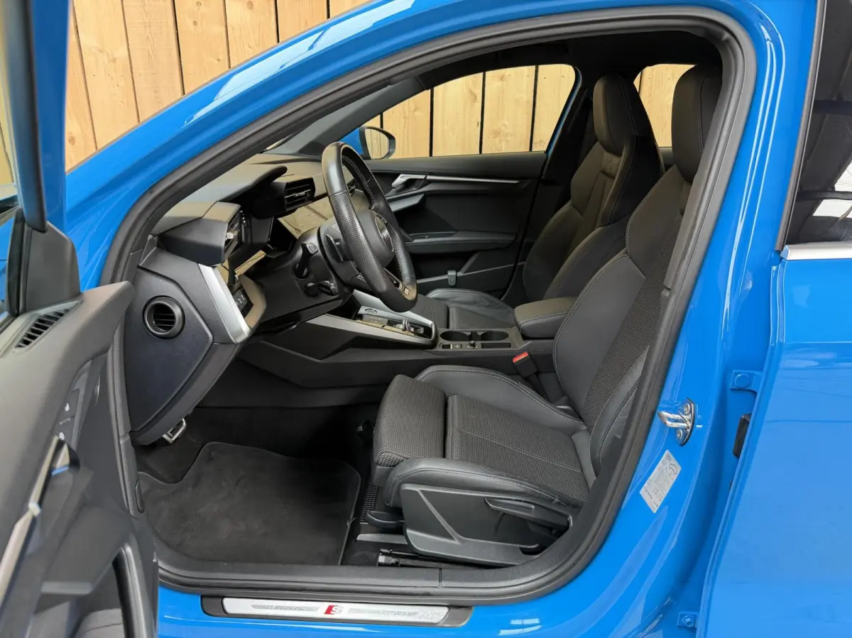 30 TFSI S edition Automaat | Apple CarPlay/Android Auto | Cruise & climate control | Full-LED verlichting | Keyless entry | Navigatiesysteem | Voorstoelen verwarmd | Trekhaak