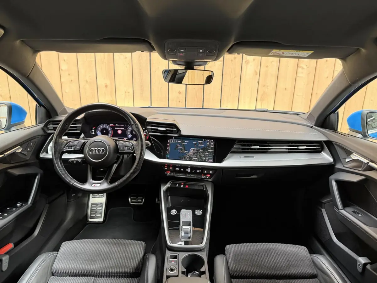 30 TFSI S edition Automaat | Apple CarPlay/Android Auto | Cruise & climate control | Full-LED verlichting | Keyless entry | Navigatiesysteem | Voorstoelen verwarmd | Trekhaak