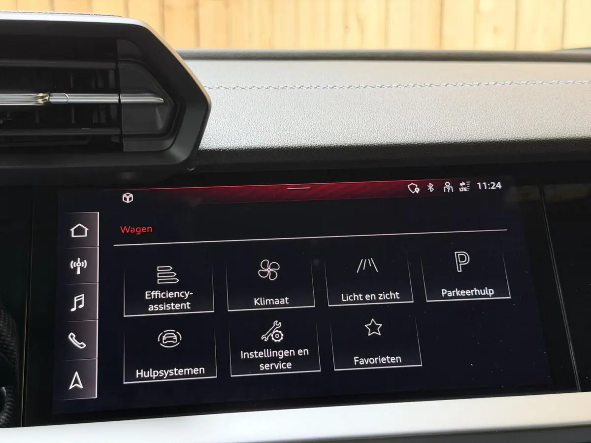 30 TFSI S edition Automaat | Apple CarPlay/Android Auto | Cruise & climate control | Full-LED verlichting | Keyless entry | Navigatiesysteem | Voorstoelen verwarmd | Trekhaak