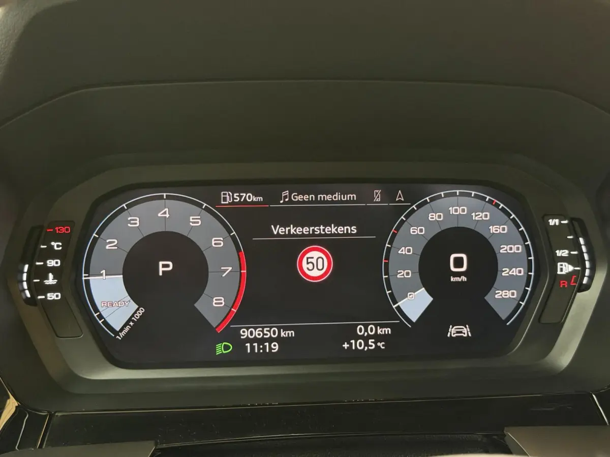 30 TFSI S edition Automaat | Apple CarPlay/Android Auto | Cruise & climate control | Full-LED verlichting | Keyless entry | Navigatiesysteem | Voorstoelen verwarmd | Trekhaak