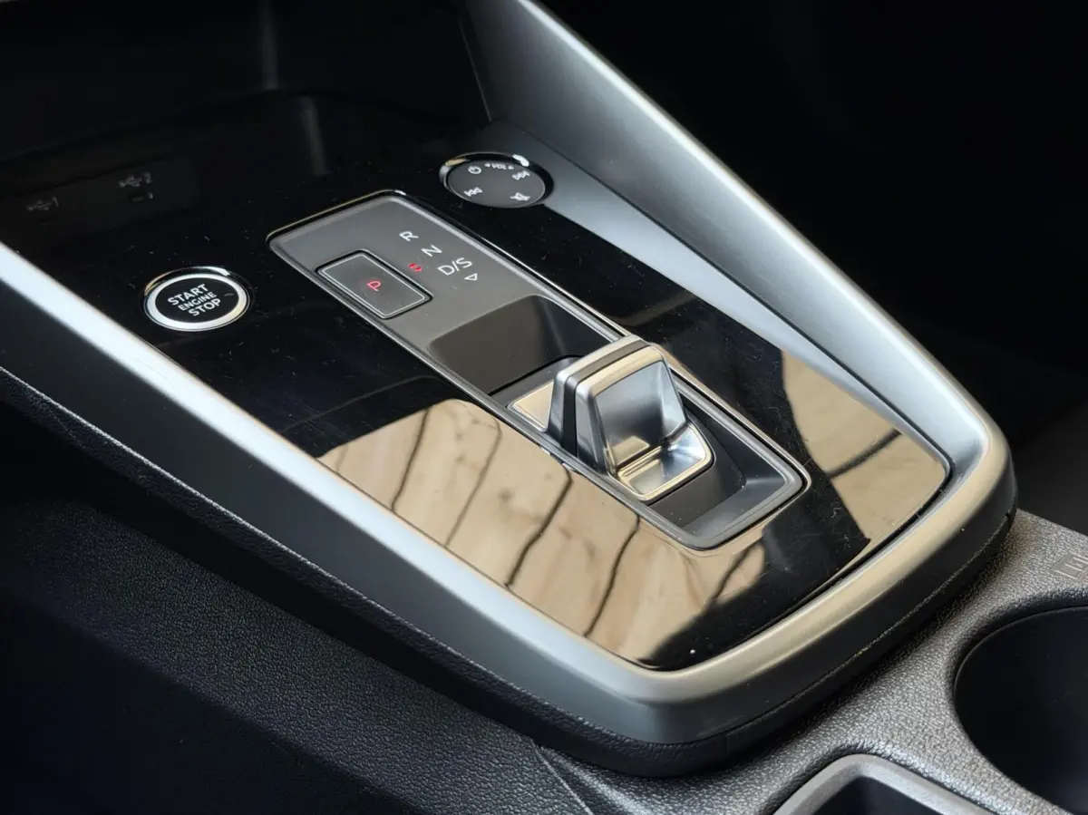30 TFSI S edition Automaat | Apple CarPlay/Android Auto | Cruise & climate control | Full-LED verlichting | Keyless entry | Navigatiesysteem | Voorstoelen verwarmd | Trekhaak