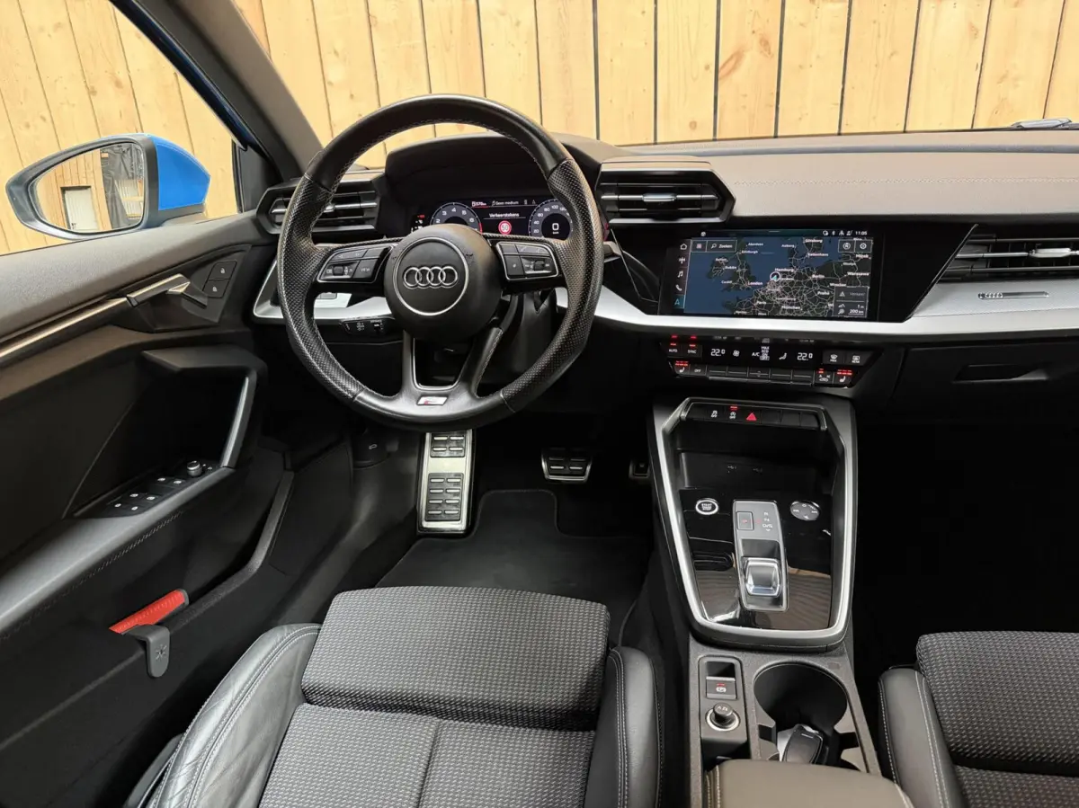 30 TFSI S edition Automaat | Apple CarPlay/Android Auto | Cruise & climate control | Full-LED verlichting | Keyless entry | Navigatiesysteem | Voorstoelen verwarmd | Trekhaak