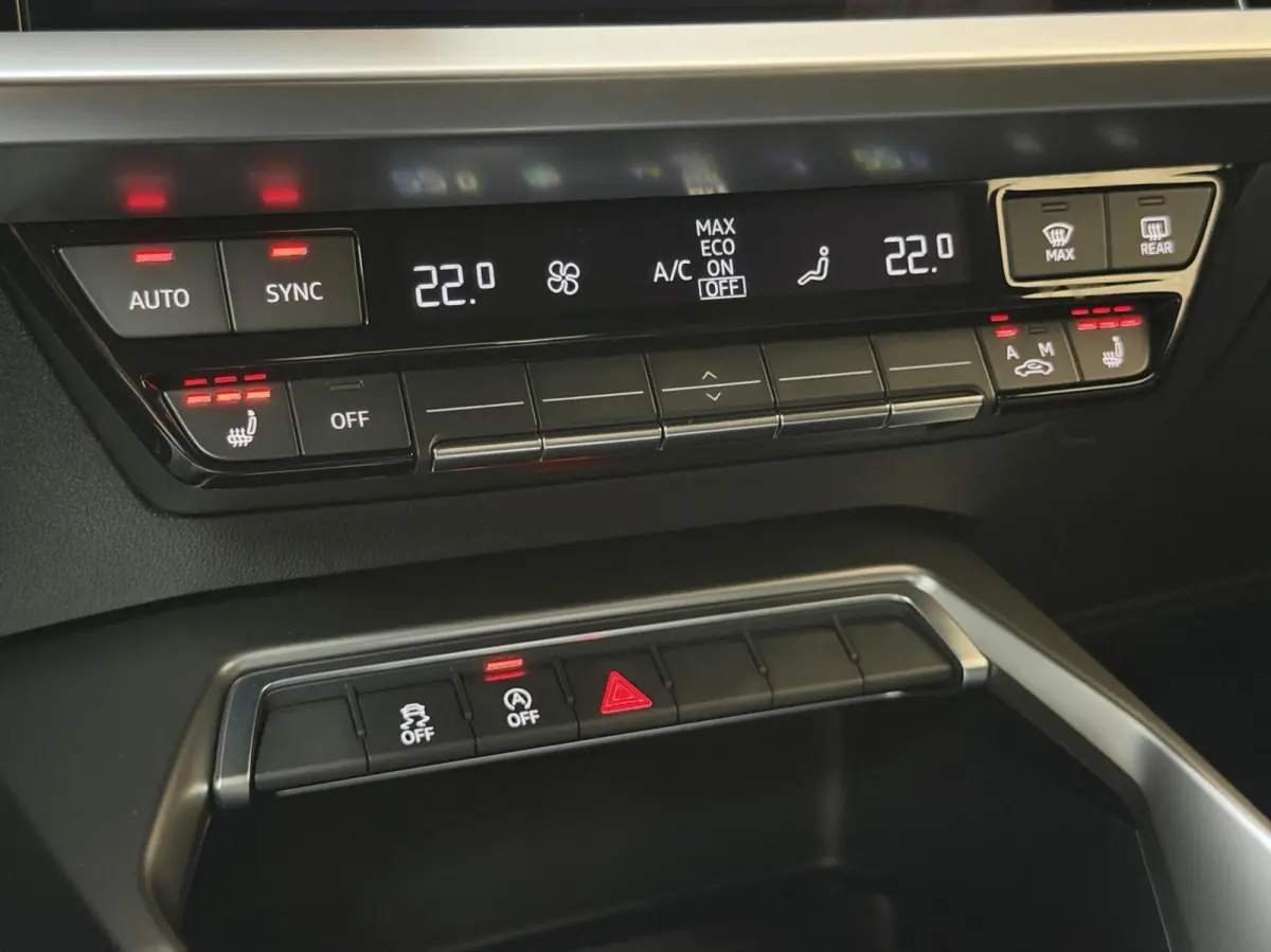 30 TFSI S edition Automaat | Apple CarPlay/Android Auto | Cruise & climate control | Full-LED verlichting | Keyless entry | Navigatiesysteem | Voorstoelen verwarmd | Trekhaak