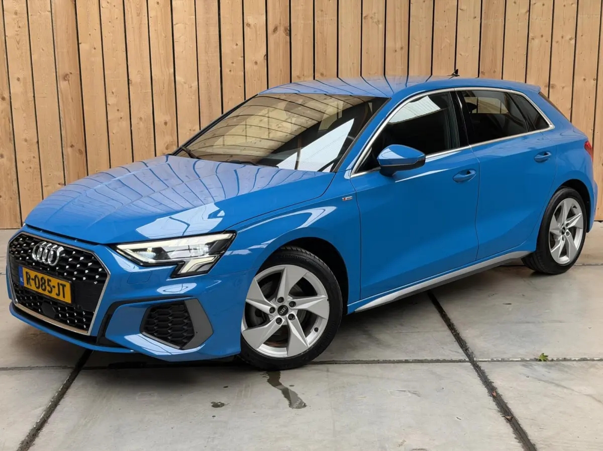 30 TFSI S edition Automaat | Apple CarPlay/Android Auto | Cruise & climate control | Full-LED verlichting | Keyless entry | Navigatiesysteem | Voorstoelen verwarmd | Trekhaak