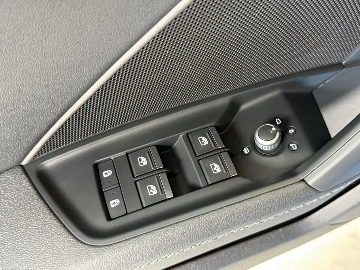 30 TFSI S edition Automaat | Apple CarPlay/Android Auto | Cruise & climate control | Full-LED verlichting | Keyless entry | Navigatiesysteem | Voorstoelen verwarmd | Trekhaak