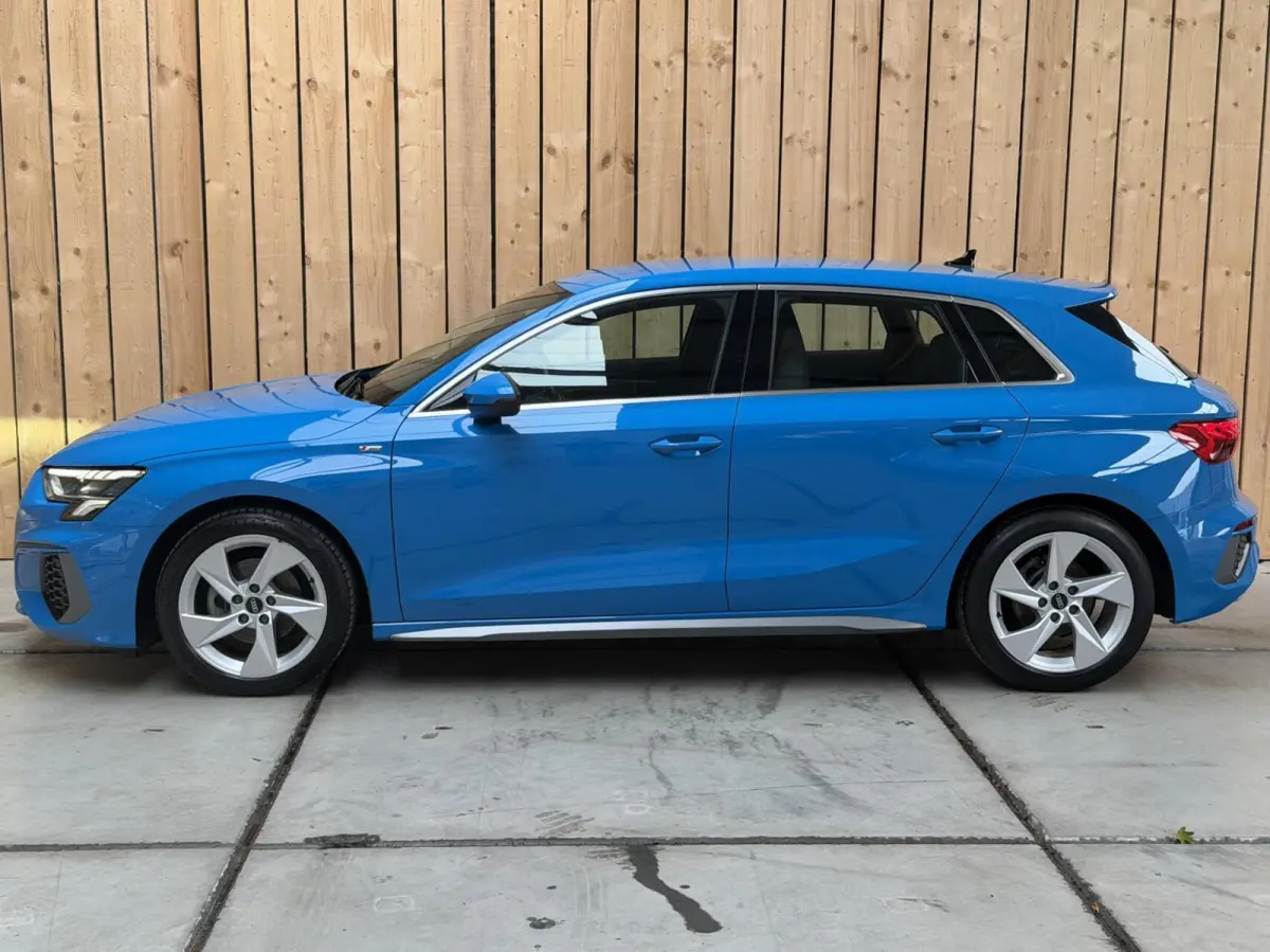 30 TFSI S edition Automaat | Apple CarPlay/Android Auto | Cruise & climate control | Full-LED verlichting | Keyless entry | Navigatiesysteem | Voorstoelen verwarmd | Trekhaak