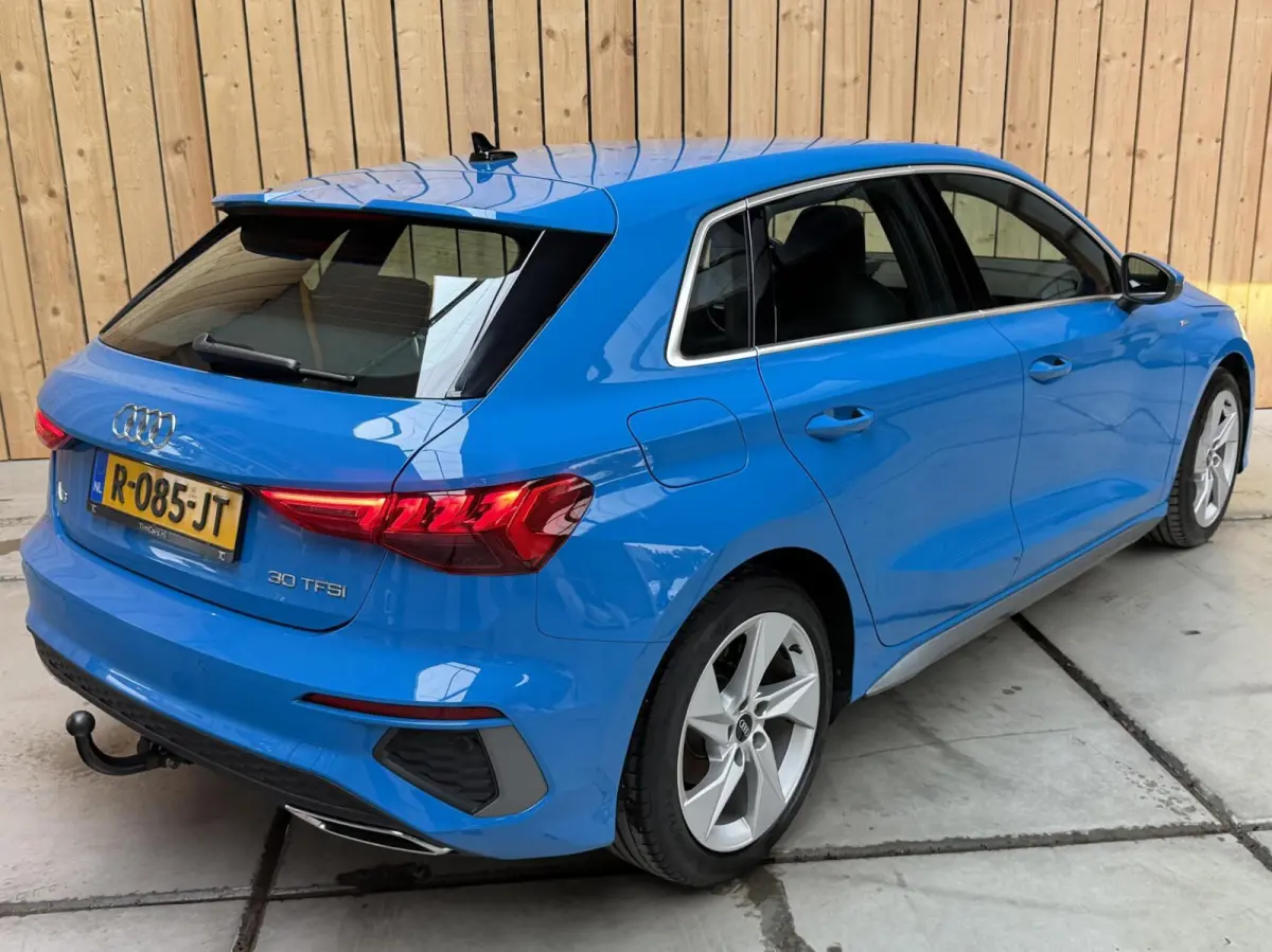 30 TFSI S edition Automaat | Apple CarPlay/Android Auto | Cruise & climate control | Full-LED verlichting | Keyless entry | Navigatiesysteem | Voorstoelen verwarmd | Trekhaak