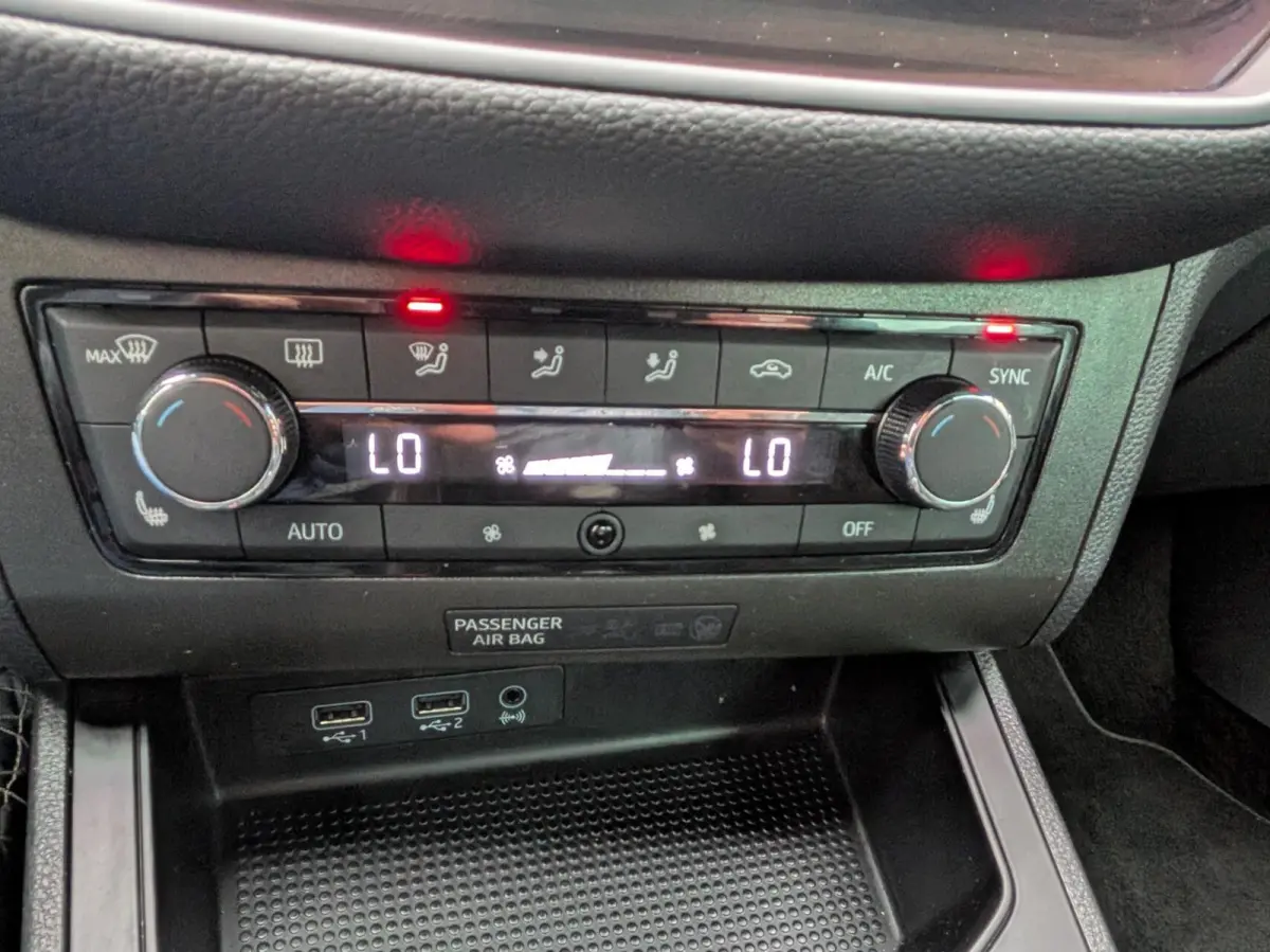 1.0 TSI FR Business Intense