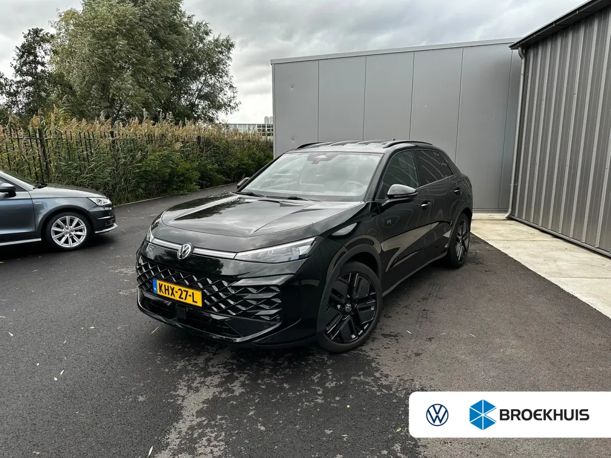 1.5 eTsi R-Line First Edition l Elektr. Trekhaak l IQ Light l ELektr. Klep l Led PLUS l Digital PRO l 19" Velgen l R-Line interieur l