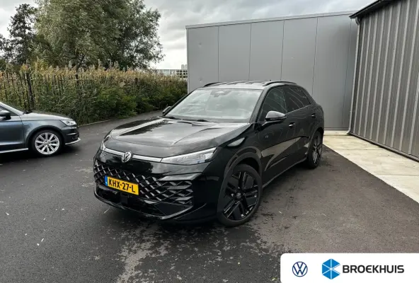 1.5 eTsi R-Line First Edition l Elektr. Trekhaak l IQ Light l ELektr. Klep l Led PLUS l Digital PRO l 19" Velgen l R-Line interieur l