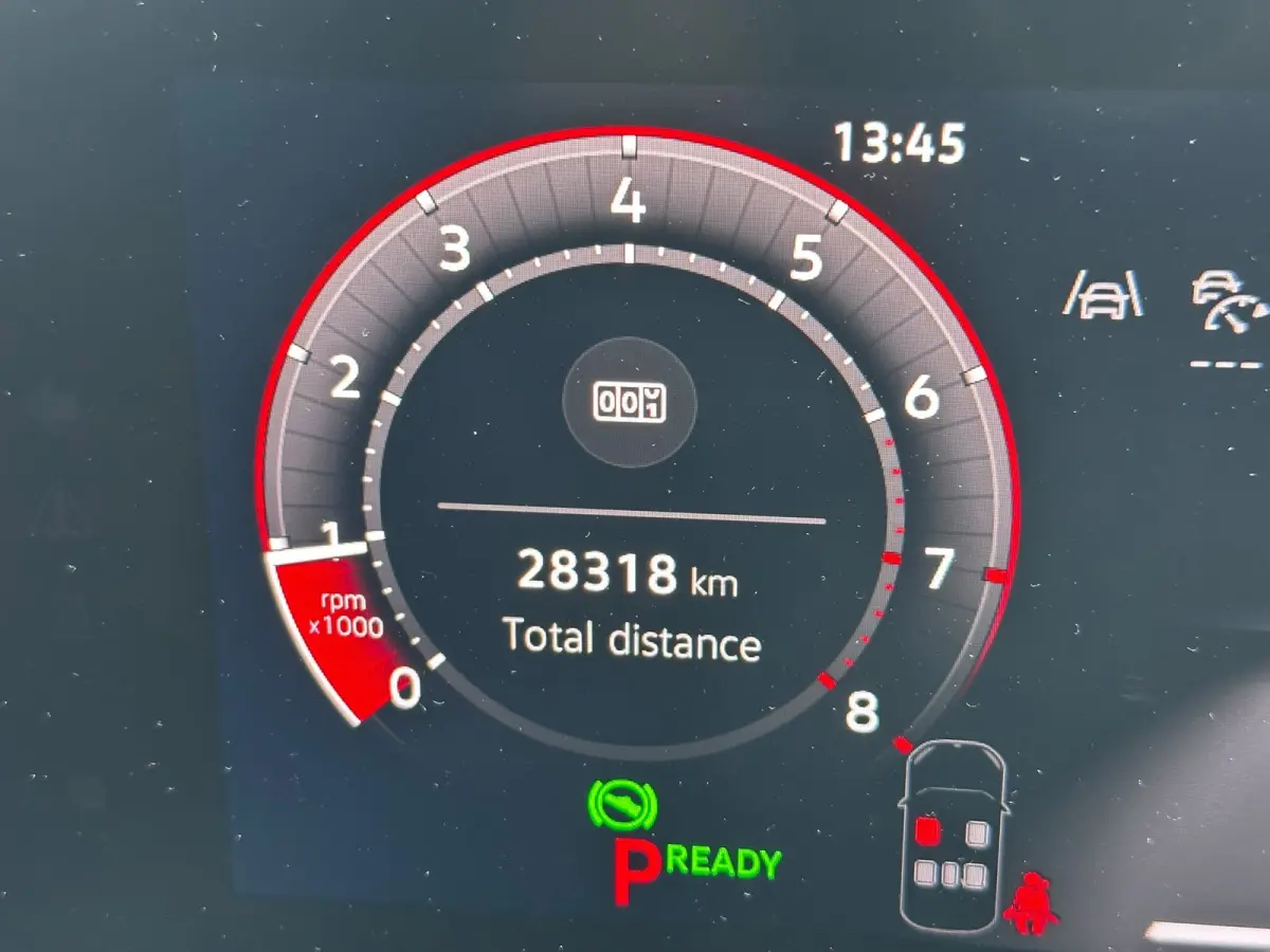 1.5 eTsi R-Line First Edition l Elektr. Trekhaak l IQ Light l ELektr. Klep l Led PLUS l Digital PRO l 19" Velgen l R-Line interieur l