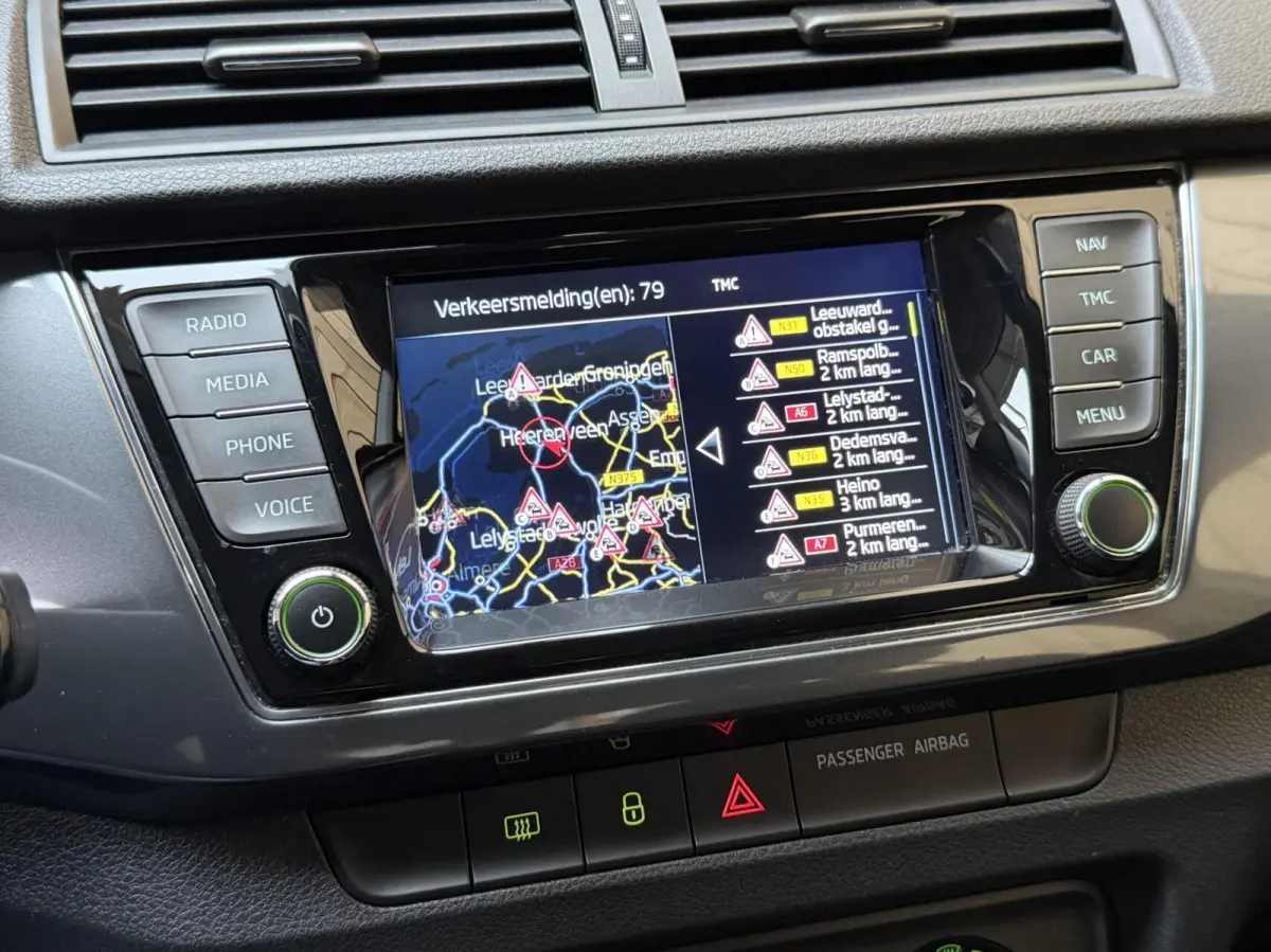 1.0 TSI Business Edition Apple CarPlay/Android Auto Full-link | Airconditioning | Cruise control | DAB ontvanger | Navigatiesysteem | Parkeersensoren achter | Trekhaak