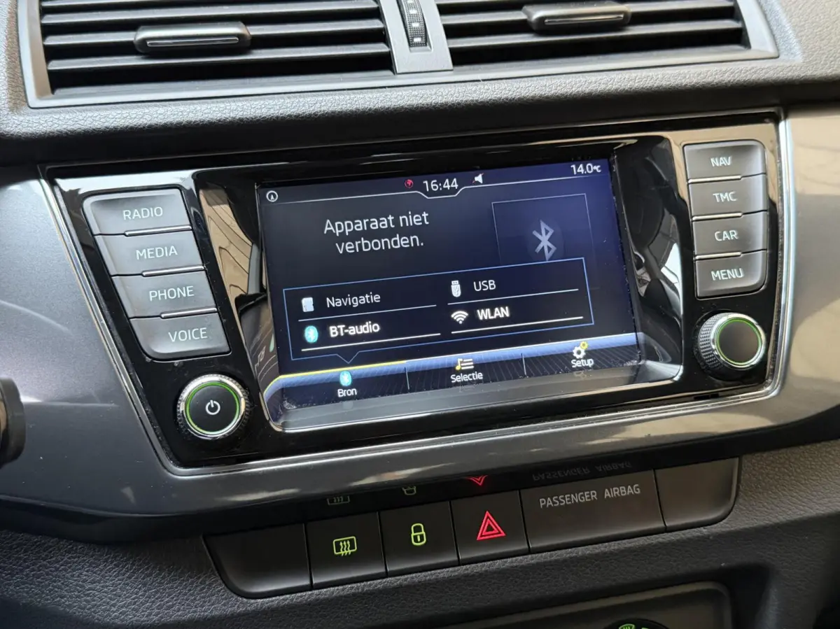 1.0 TSI Business Edition Apple CarPlay/Android Auto Full-link | Airconditioning | Cruise control | DAB ontvanger | Navigatiesysteem | Parkeersensoren achter | Trekhaak