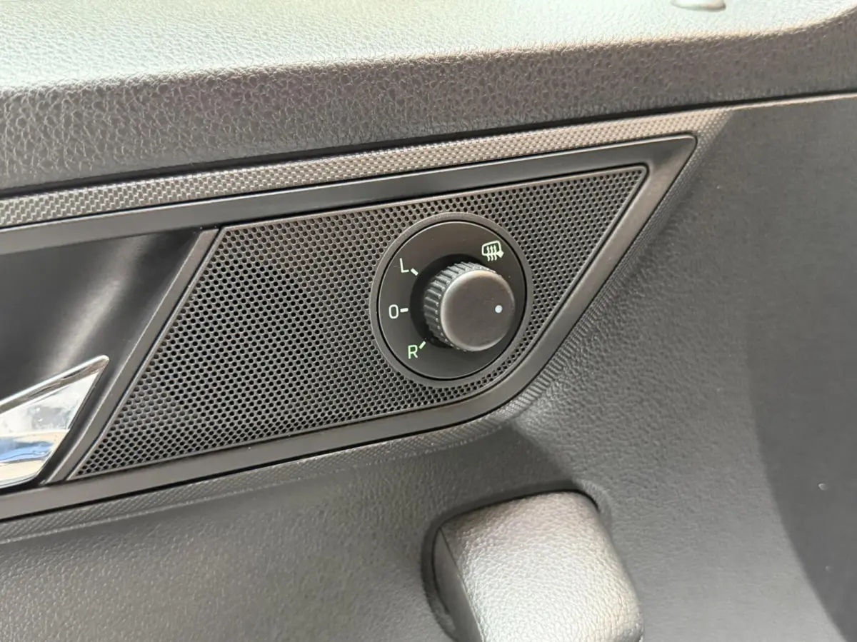 1.0 TSI Business Edition Apple CarPlay/Android Auto Full-link | Airconditioning | Cruise control | DAB ontvanger | Navigatiesysteem | Parkeersensoren achter | Trekhaak