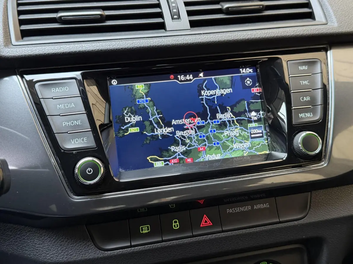 1.0 TSI Business Edition Apple CarPlay/Android Auto Full-link | Airconditioning | Cruise control | DAB ontvanger | Navigatiesysteem | Parkeersensoren achter | Trekhaak