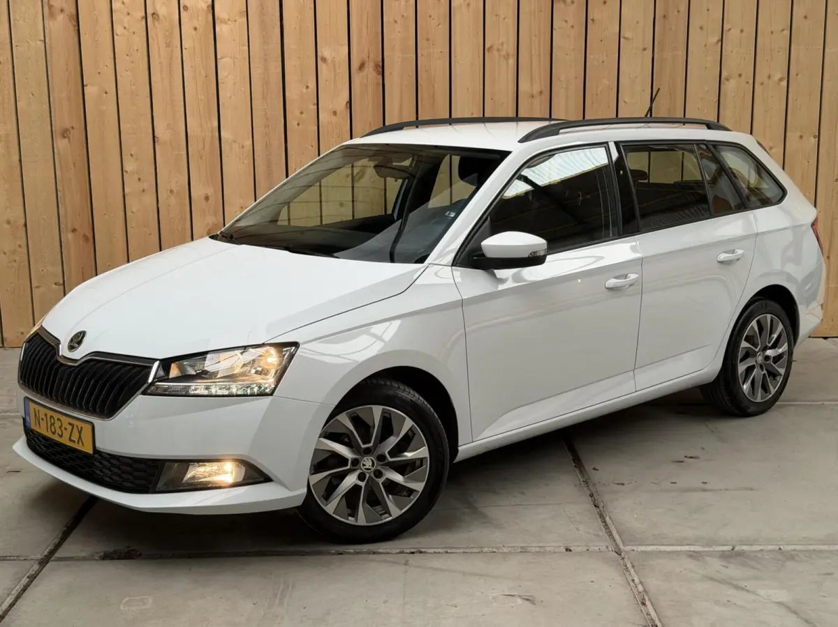 1.0 TSI Business Edition Apple CarPlay/Android Auto Full-link | Airconditioning | Cruise control | DAB ontvanger | Navigatiesysteem | Parkeersensoren achter | Trekhaak