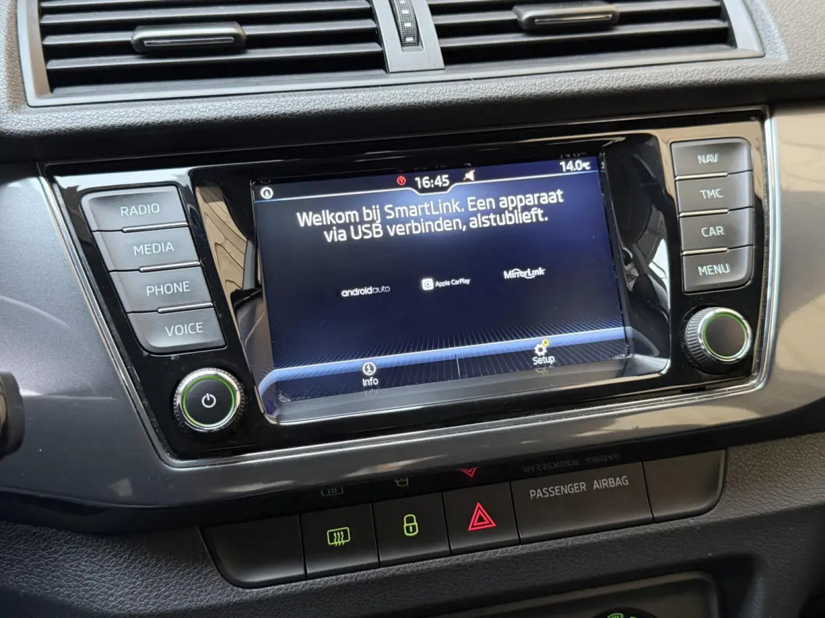 1.0 TSI Business Edition Apple CarPlay/Android Auto Full-link | Airconditioning | Cruise control | DAB ontvanger | Navigatiesysteem | Parkeersensoren achter | Trekhaak