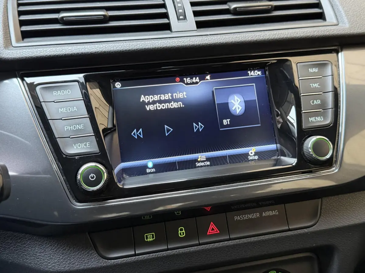 1.0 TSI Business Edition Apple CarPlay/Android Auto Full-link | Airconditioning | Cruise control | DAB ontvanger | Navigatiesysteem | Parkeersensoren achter | Trekhaak