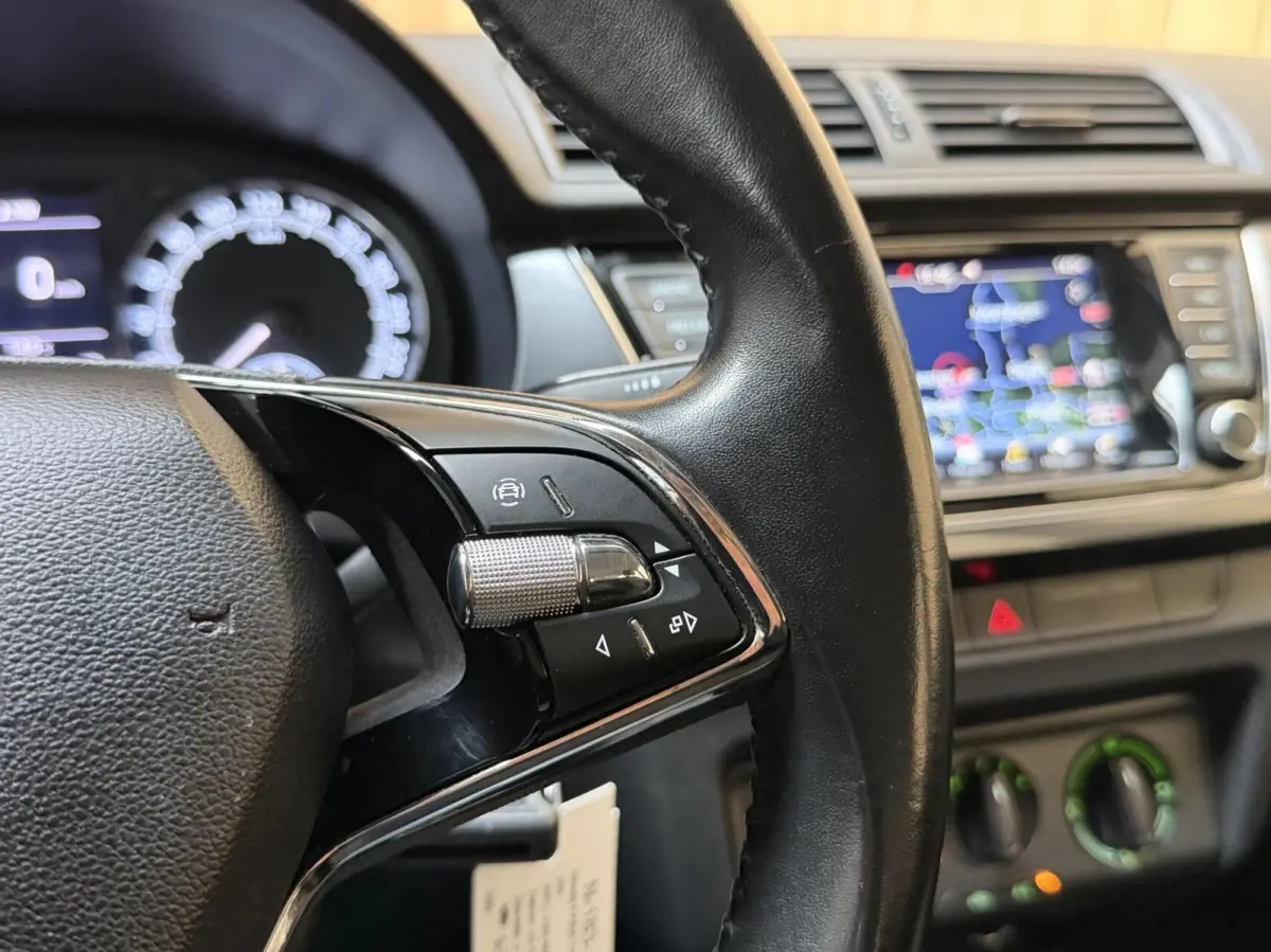 1.0 TSI Business Edition Apple CarPlay/Android Auto Full-link | Airconditioning | Cruise control | DAB ontvanger | Navigatiesysteem | Parkeersensoren achter | Trekhaak