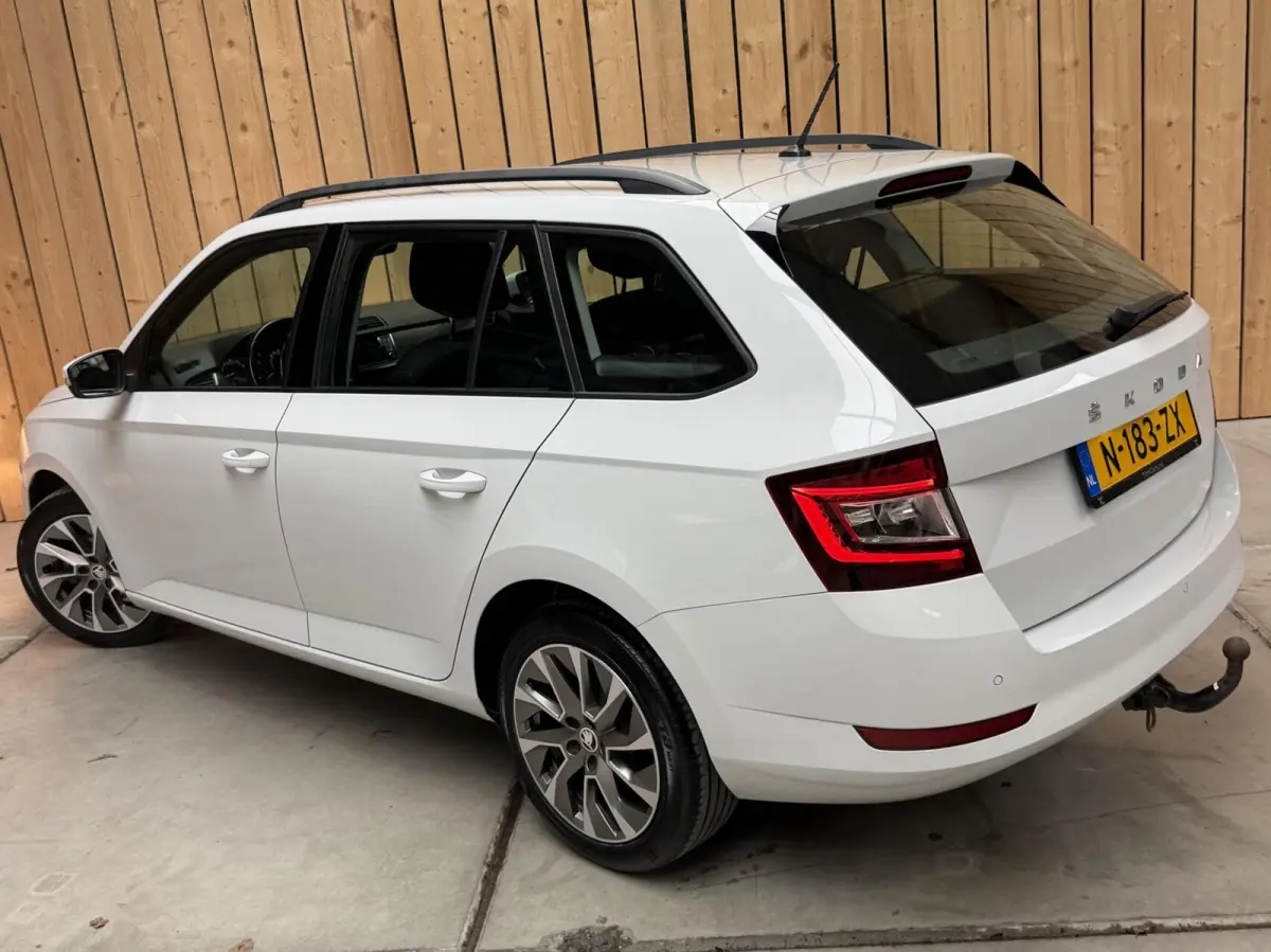 1.0 TSI Business Edition Apple CarPlay/Android Auto Full-link | Airconditioning | Cruise control | DAB ontvanger | Navigatiesysteem | Parkeersensoren achter | Trekhaak