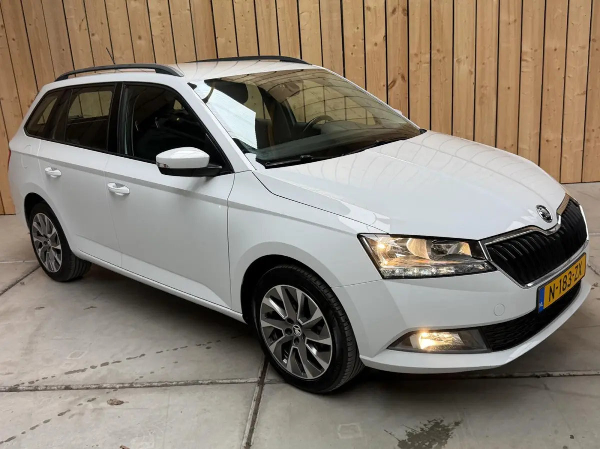 1.0 TSI Business Edition Apple CarPlay/Android Auto Full-link | Airconditioning | Cruise control | DAB ontvanger | Navigatiesysteem | Parkeersensoren achter | Trekhaak