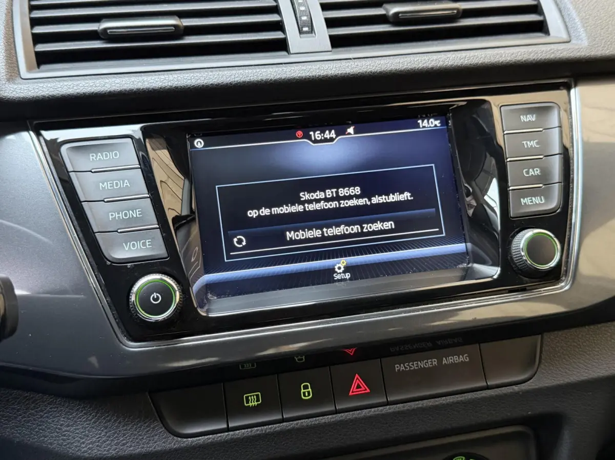 1.0 TSI Business Edition Apple CarPlay/Android Auto Full-link | Airconditioning | Cruise control | DAB ontvanger | Navigatiesysteem | Parkeersensoren achter | Trekhaak