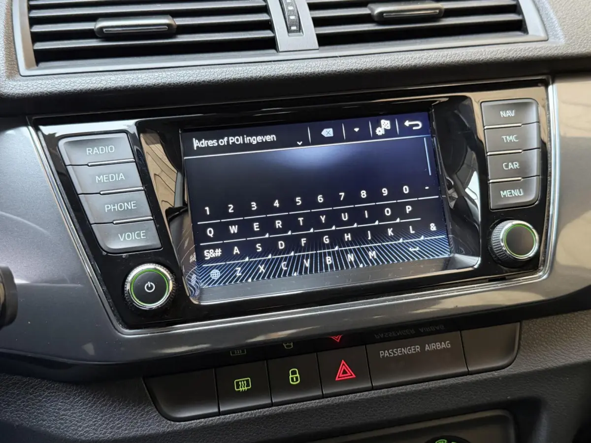 1.0 TSI Business Edition Apple CarPlay/Android Auto Full-link | Airconditioning | Cruise control | DAB ontvanger | Navigatiesysteem | Parkeersensoren achter | Trekhaak