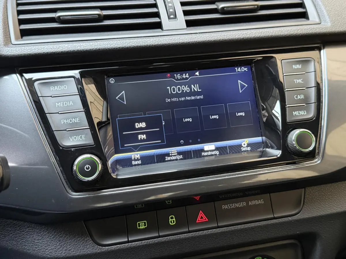 1.0 TSI Business Edition Apple CarPlay/Android Auto Full-link | Airconditioning | Cruise control | DAB ontvanger | Navigatiesysteem | Parkeersensoren achter | Trekhaak