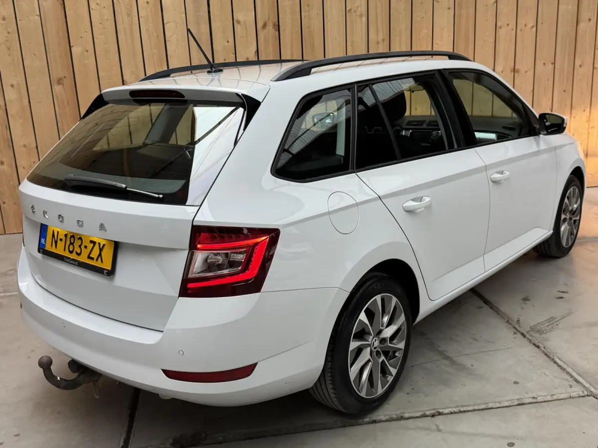 1.0 TSI Business Edition Apple CarPlay/Android Auto Full-link | Airconditioning | Cruise control | DAB ontvanger | Navigatiesysteem | Parkeersensoren achter | Trekhaak
