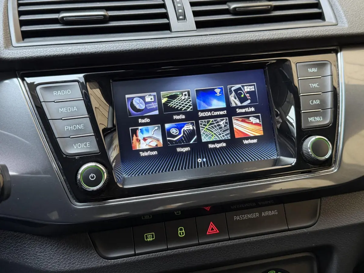 1.0 TSI Business Edition Apple CarPlay/Android Auto Full-link | Airconditioning | Cruise control | DAB ontvanger | Navigatiesysteem | Parkeersensoren achter | Trekhaak