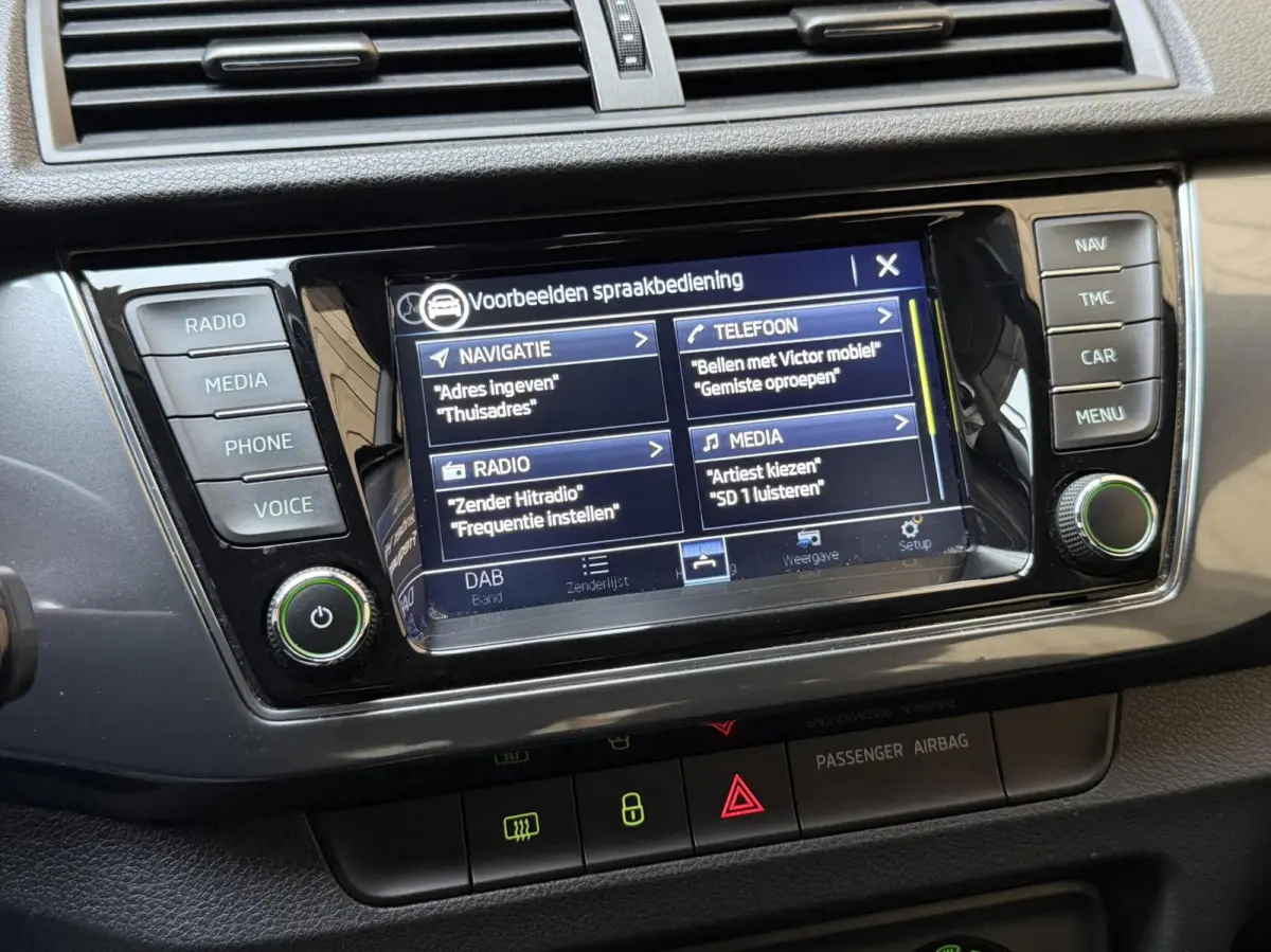 1.0 TSI Business Edition Apple CarPlay/Android Auto Full-link | Airconditioning | Cruise control | DAB ontvanger | Navigatiesysteem | Parkeersensoren achter | Trekhaak