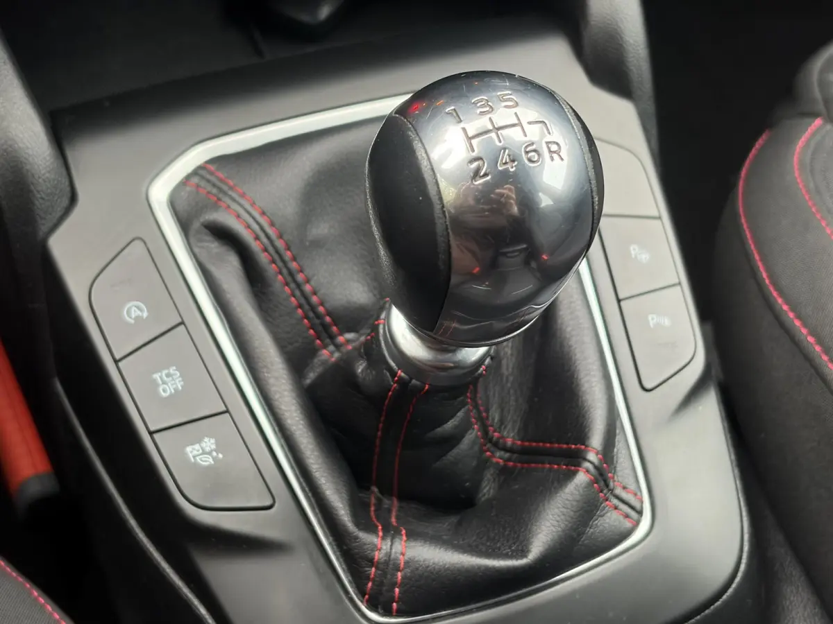 1.0 EcoBoost ST Line Business ✓2e Eigenaar✓Carplay✓Trekhaak✓Camera✓Keyless✓Stoelverw✓Clima✓Cruise✓Dealer Onderhouden✓Recent beurt gehad✓PDc V+A✓6 Bak✓125pk✓Lm vel