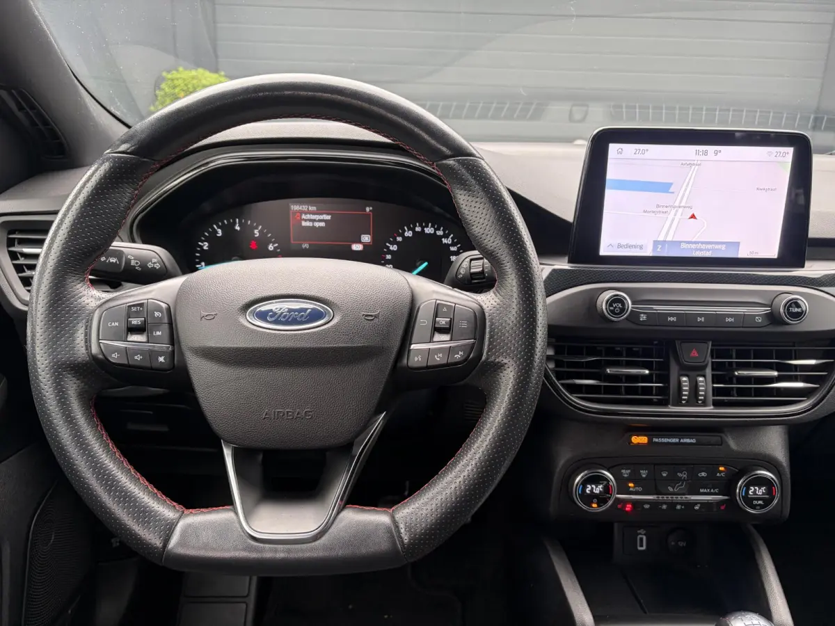 1.0 EcoBoost ST Line Business ✓2e Eigenaar✓Carplay✓Trekhaak✓Camera✓Keyless✓Stoelverw✓Clima✓Cruise✓Dealer Onderhouden✓Recent beurt gehad✓PDc V+A✓6 Bak✓125pk✓Lm vel