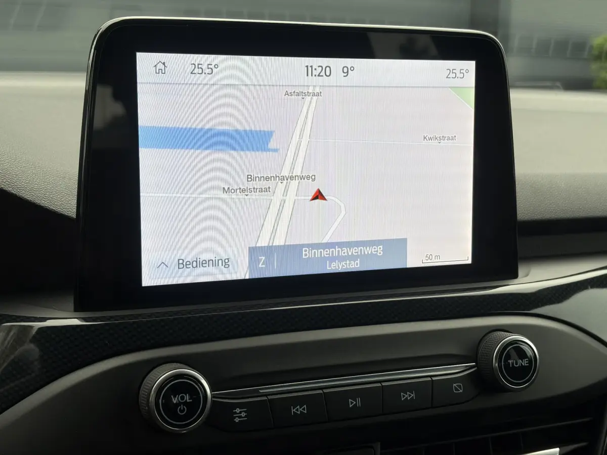 1.0 EcoBoost ST Line Business ✓2e Eigenaar✓Carplay✓Trekhaak✓Camera✓Keyless✓Stoelverw✓Clima✓Cruise✓Dealer Onderhouden✓Recent beurt gehad✓PDc V+A✓6 Bak✓125pk✓Lm vel