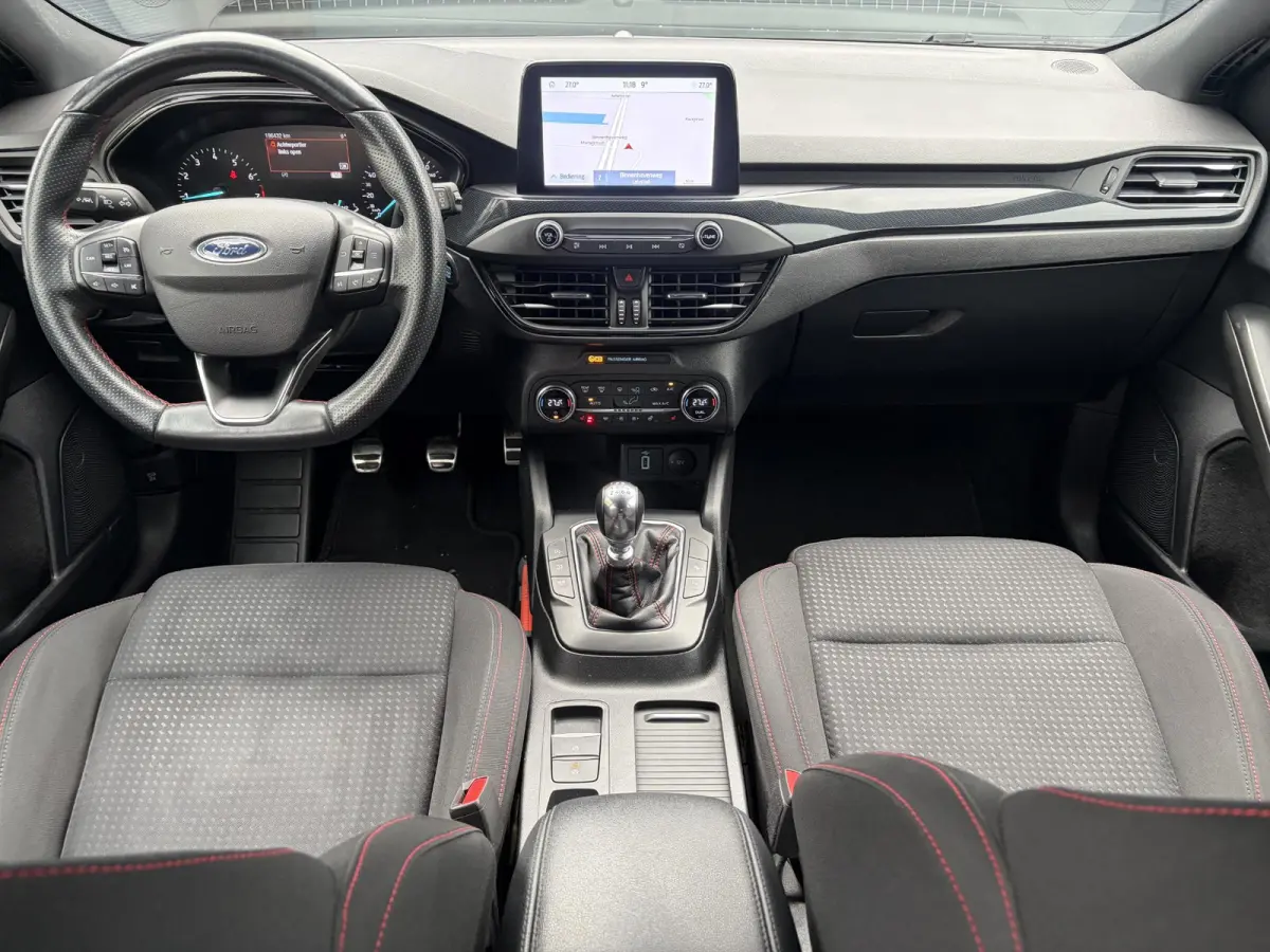 1.0 EcoBoost ST Line Business ✓2e Eigenaar✓Carplay✓Trekhaak✓Camera✓Keyless✓Stoelverw✓Clima✓Cruise✓Dealer Onderhouden✓Recent beurt gehad✓PDc V+A✓6 Bak✓125pk✓Lm vel