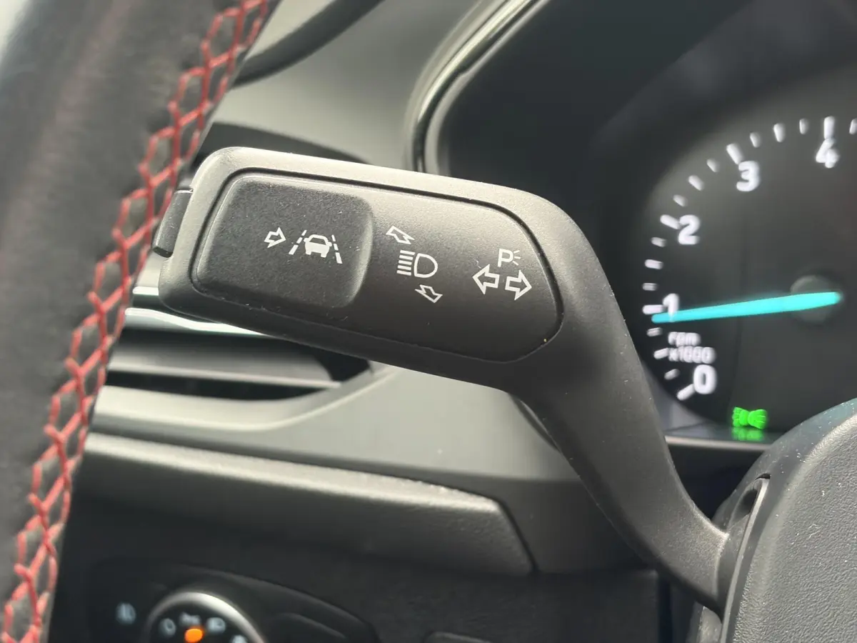 1.0 EcoBoost ST Line Business ✓2e Eigenaar✓Carplay✓Trekhaak✓Camera✓Keyless✓Stoelverw✓Clima✓Cruise✓Dealer Onderhouden✓Recent beurt gehad✓PDc V+A✓6 Bak✓125pk✓Lm vel