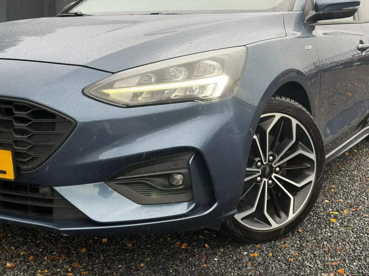 1.0 EcoBoost ST Line Business ✓2e Eigenaar✓Carplay✓Trekhaak✓Camera✓Keyless✓Stoelverw✓Clima✓Cruise✓Dealer Onderhouden✓Recent beurt gehad✓PDc V+A✓6 Bak✓125pk✓Lm vel