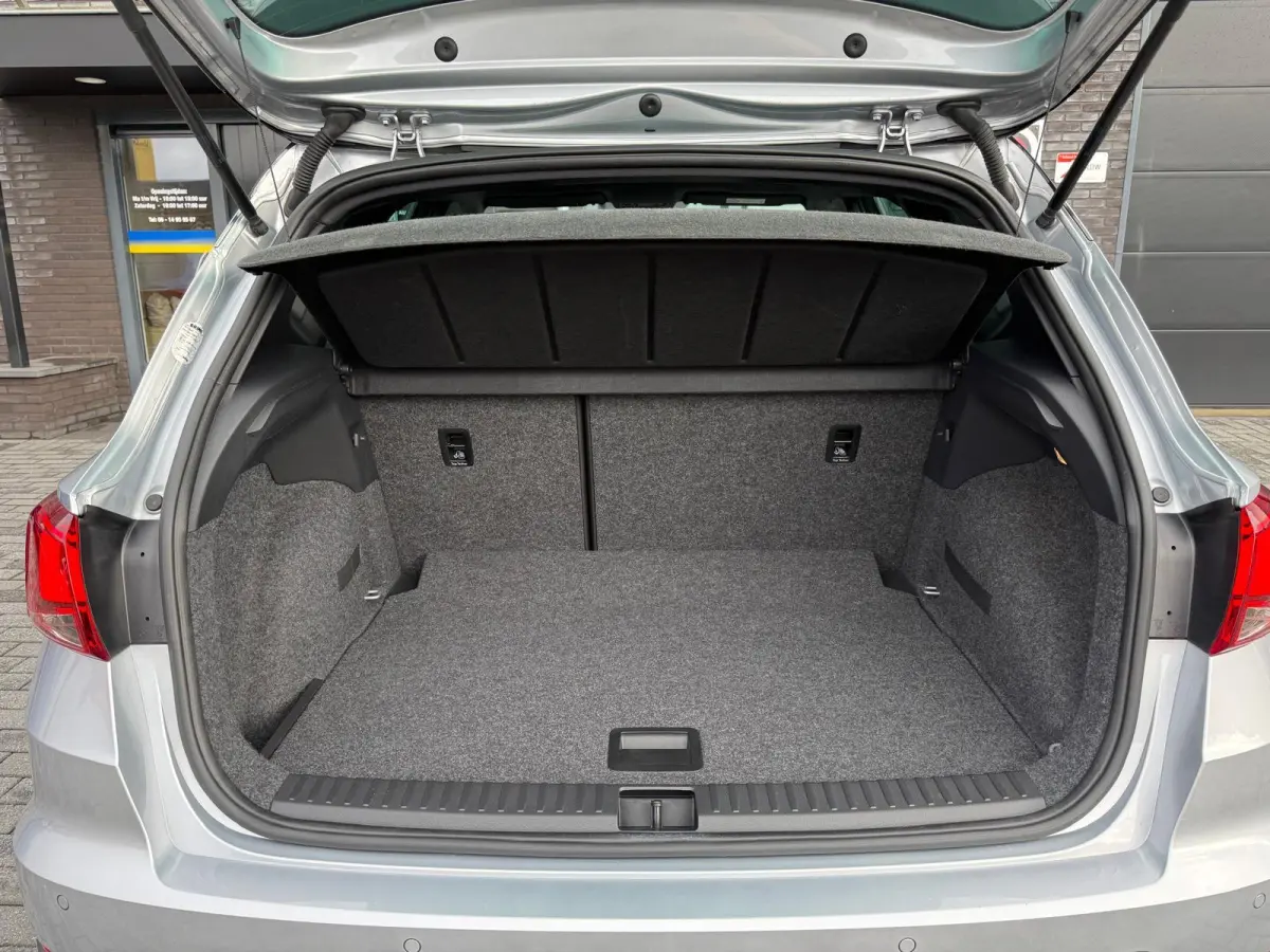 1.0 TSI Xcellence Business Intense | LED | LAGE KM | ACC | CLIMA | CAMERA | CARPLAY | TREKHAAK |