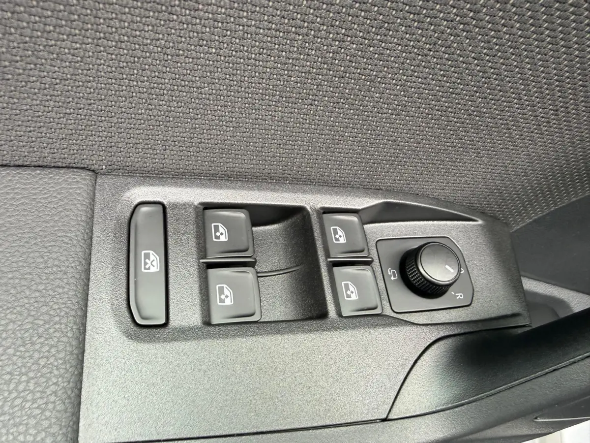 1.0 TSI Xcellence Business Intense | LED | LAGE KM | ACC | CLIMA | CAMERA | CARPLAY | TREKHAAK |