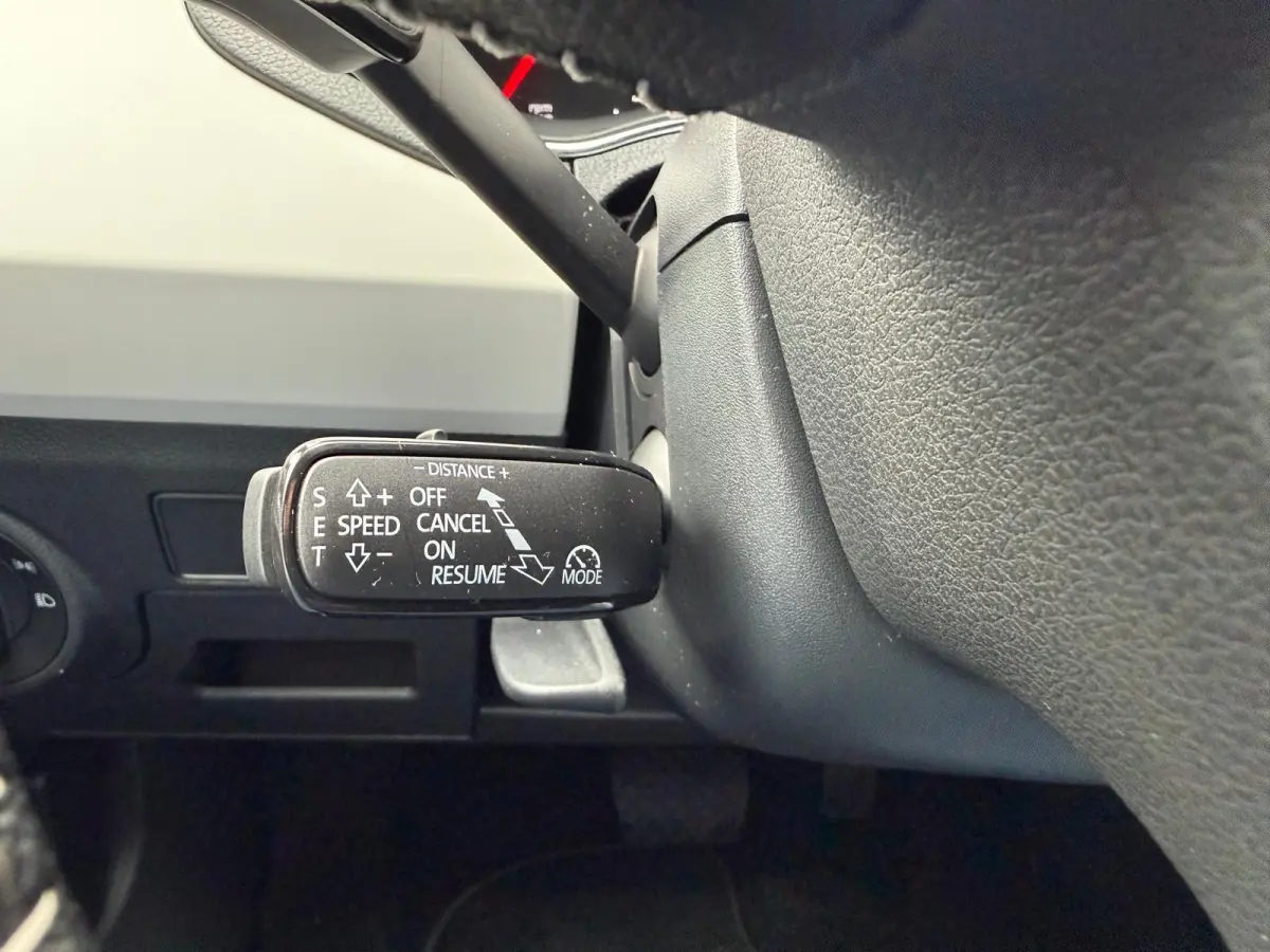 1.0 TSI Xcellence Business Intense | LED | LAGE KM | ACC | CLIMA | CAMERA | CARPLAY | TREKHAAK |