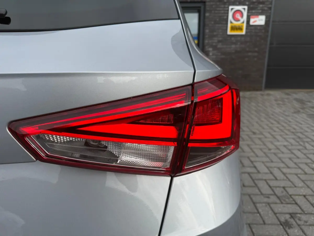 1.0 TSI Xcellence Business Intense | LED | LAGE KM | ACC | CLIMA | CAMERA | CARPLAY | TREKHAAK |