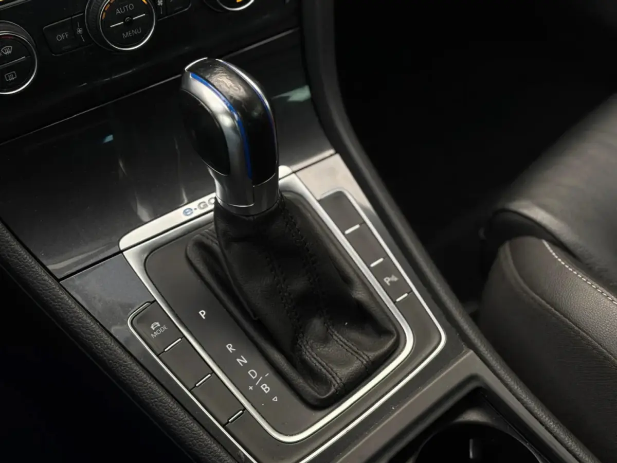 E-Golf (NL-auto, Goed OndH, Leder Dynaudio, Digitale Dash, StoelV, Climate Con, Cruise Con, Etc)